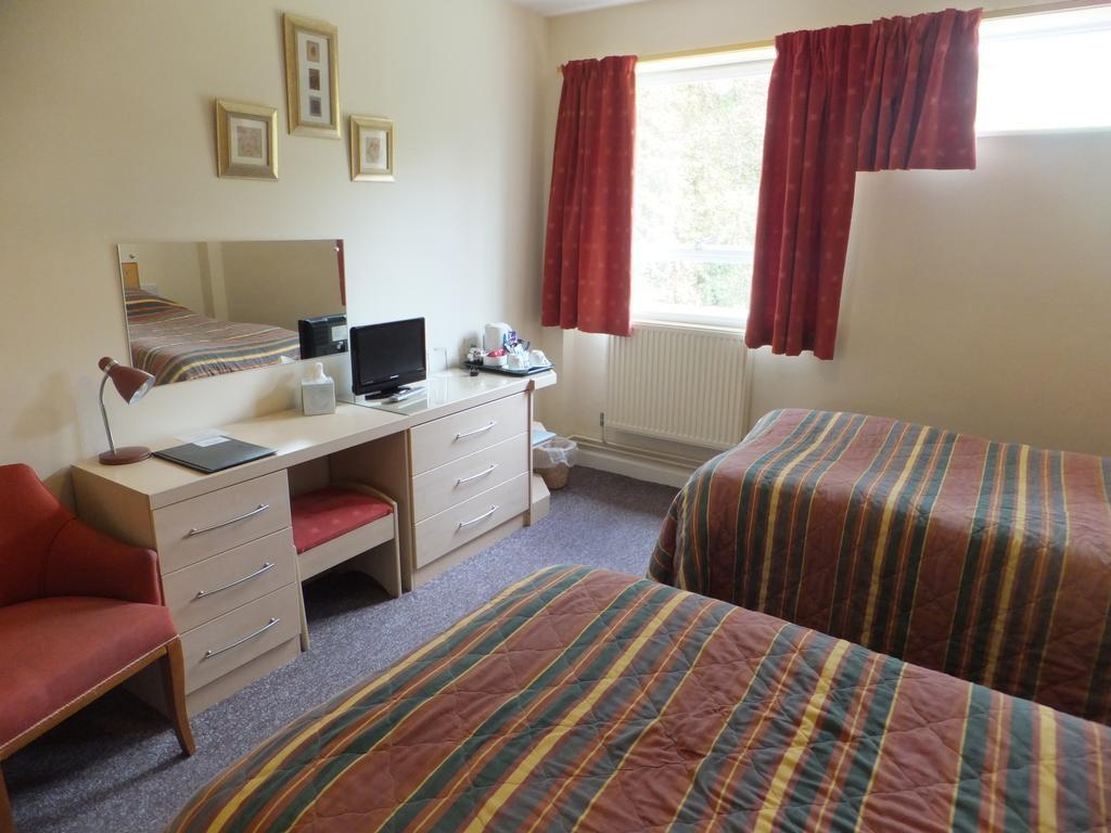 Hedley Lodge Guest House Херфорд Стая снимка